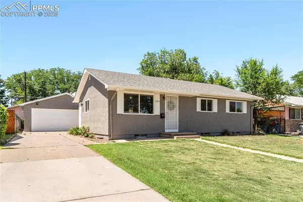 2925 Azalea ST, Pueblo, CO 81005