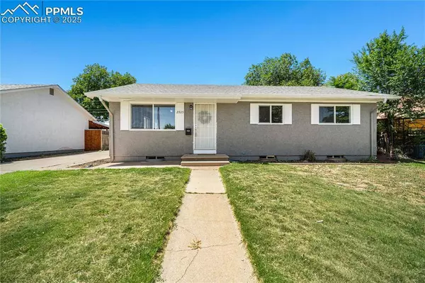 2925 Azalea ST, Pueblo, CO 81005