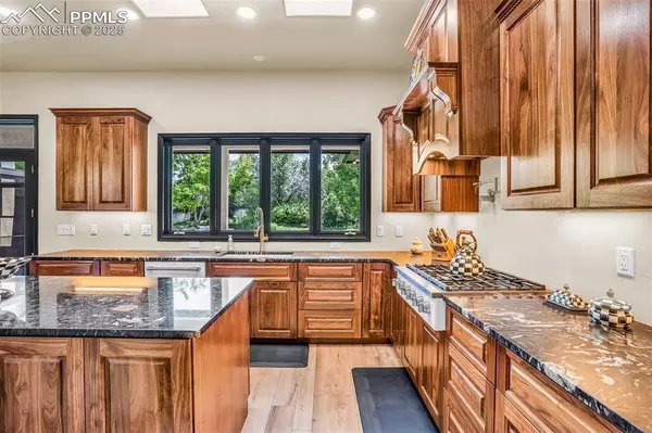 128 San Carlos RD, Pueblo, CO 81005