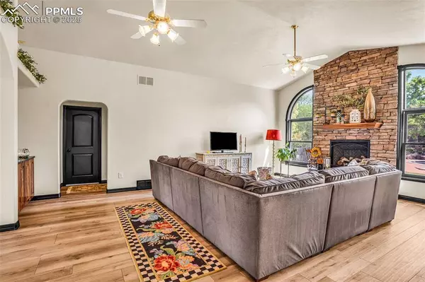 128 San Carlos RD, Pueblo, CO 81005