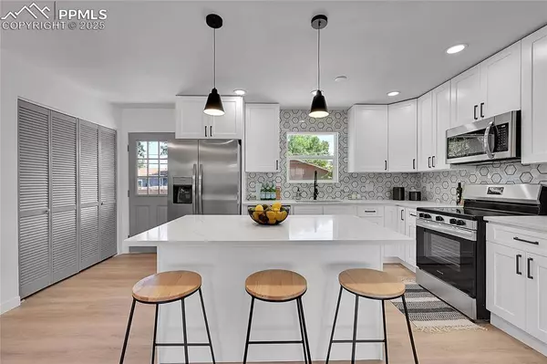 2022 Ridgewood LN, Pueblo, CO 81005