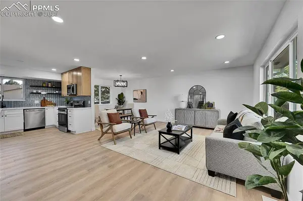 28 Pennwood LN, Pueblo, CO 81005