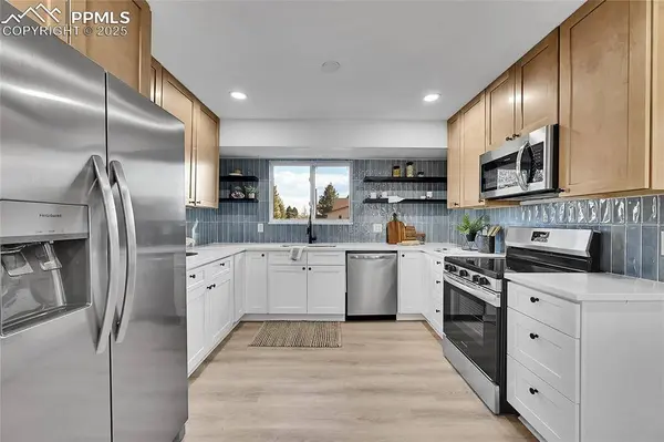 28 Pennwood LN, Pueblo, CO 81005