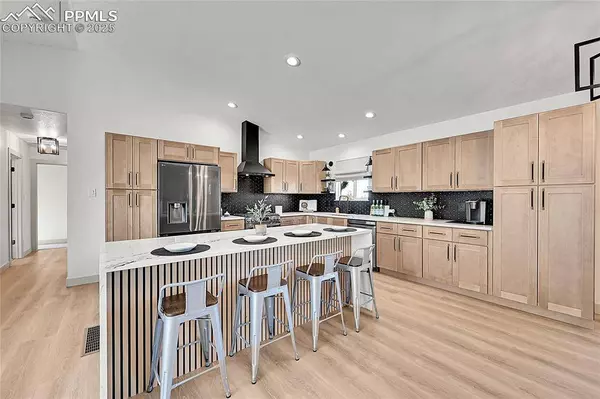 797 E Parkrose DR, Pueblo, CO 81007