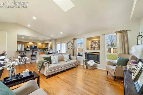 190 S Circle DR, Pueblo, CO 81007