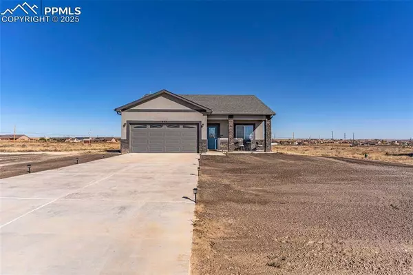 895 E Loma DR, Pueblo, CO 81007