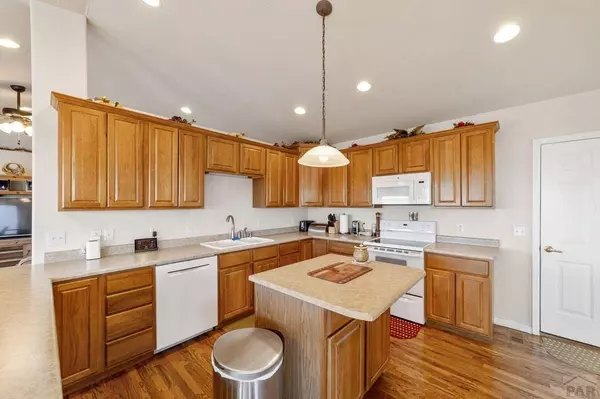 5405 Peregrine Dr, Pueblo, CO 81005