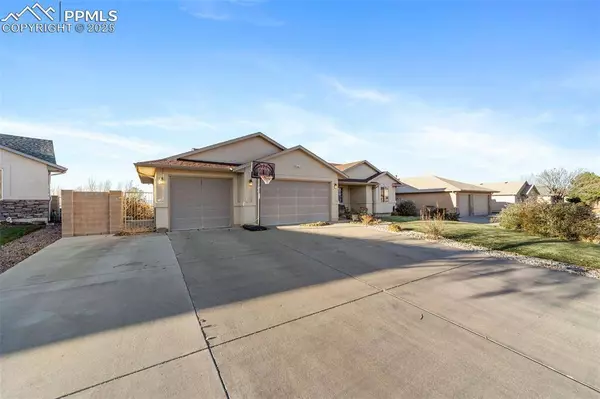 5405 Peregrine DR, Pueblo, CO 81005