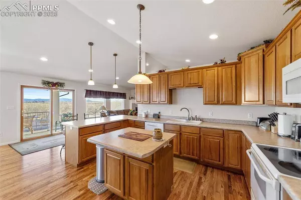 5405 Peregrine DR, Pueblo, CO 81005