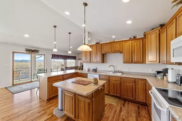 5405 Peregrine Dr, Pueblo, CO 81005