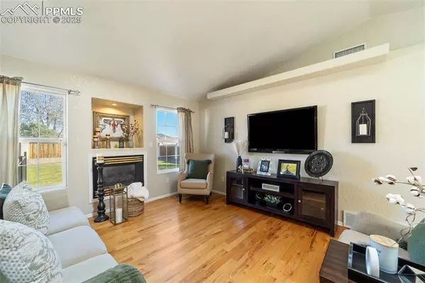 190 S Circle DR, Pueblo, CO 81007