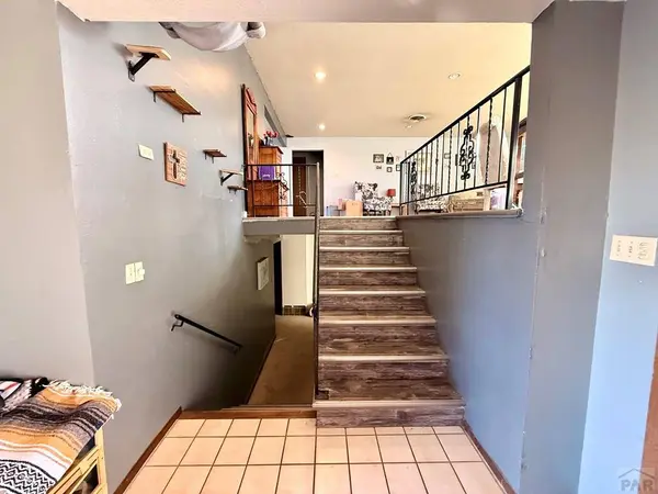 110 Encino Dr, Pueblo, CO 81005