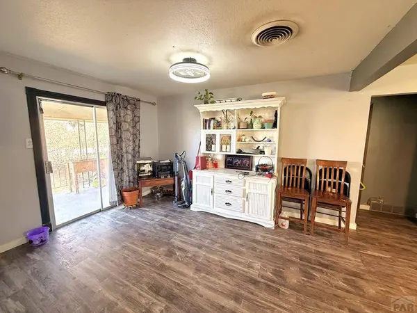 110 Encino Dr, Pueblo, CO 81005