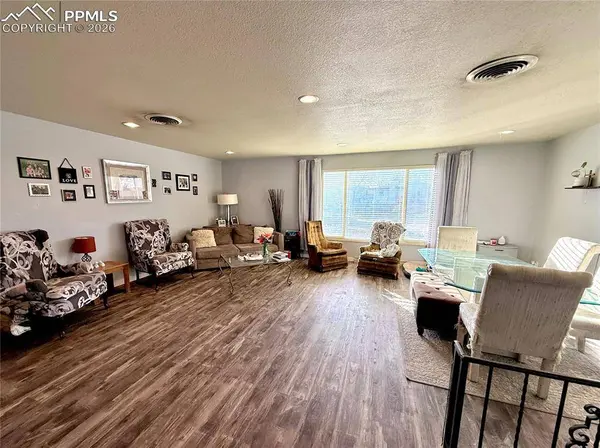 110 Encino DR, Pueblo, CO 81005