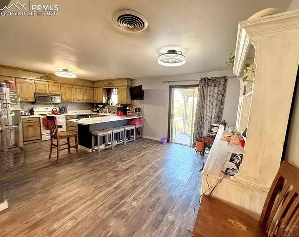 110 Encino DR, Pueblo, CO 81005
