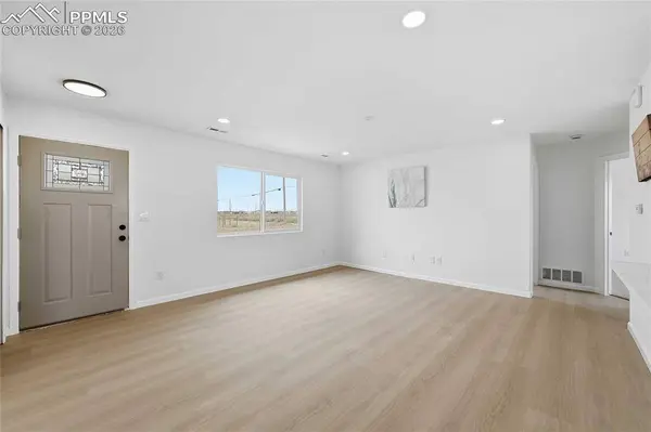 578 N Mancos DR, Pueblo West, CO 81007