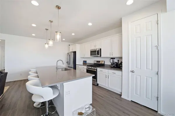 2213 Sunrise LN, Pueblo, CO 81008