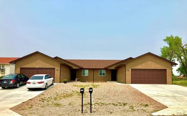 977-979 Harmony Dr, Pueblo West, CO 81007