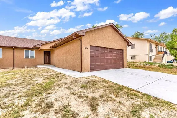 977-979 Harmony Dr, Pueblo West, CO 81007