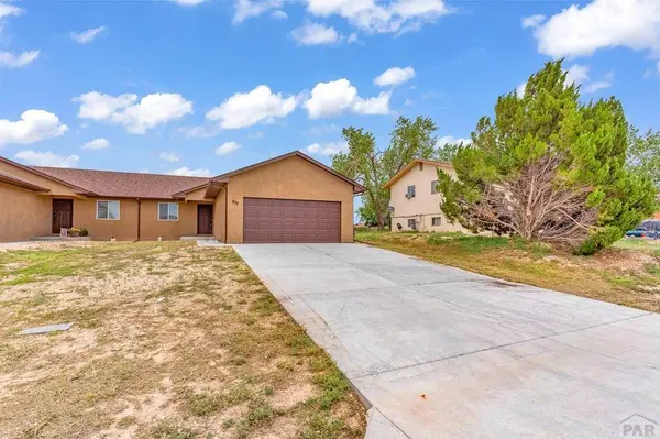 977-979 Harmony Dr, Pueblo West, CO 81007