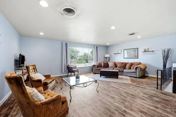 110 Encino Dr, Pueblo, CO 81005