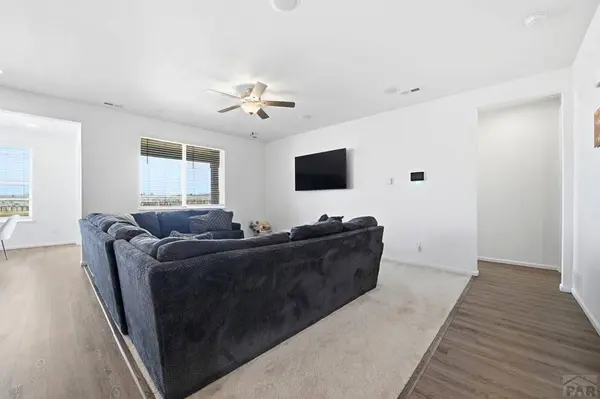 2213 Sunrise Ln, Pueblo, CO 81008
