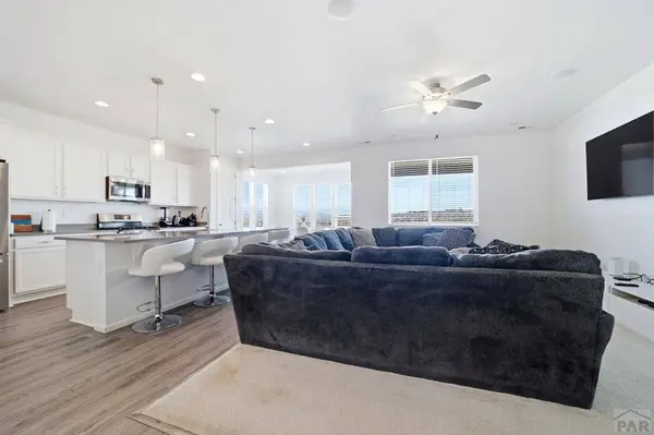 2213 Sunrise Ln, Pueblo, CO 81008