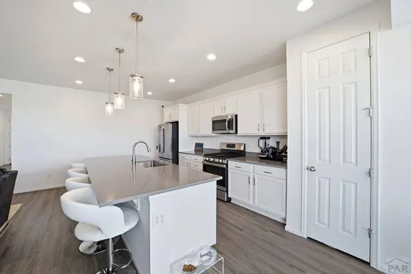 2213 Sunrise Ln, Pueblo, CO 81008