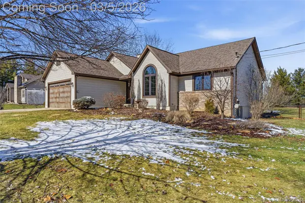 8482 Reid RD, Swartz Creek, MI 48473