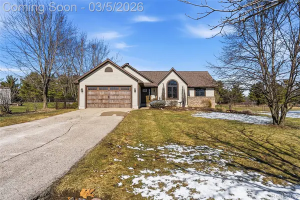 8482 Reid RD, Swartz Creek, MI 48473