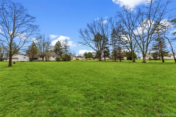 3946 Brown RD, Vernon Village, MI 48429