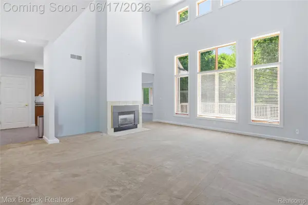 11910 Scott RD, Springfield Charter Township, MI 48350