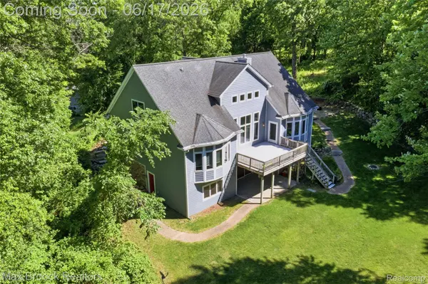 11910 Scott RD, Springfield Charter Township, MI 48350