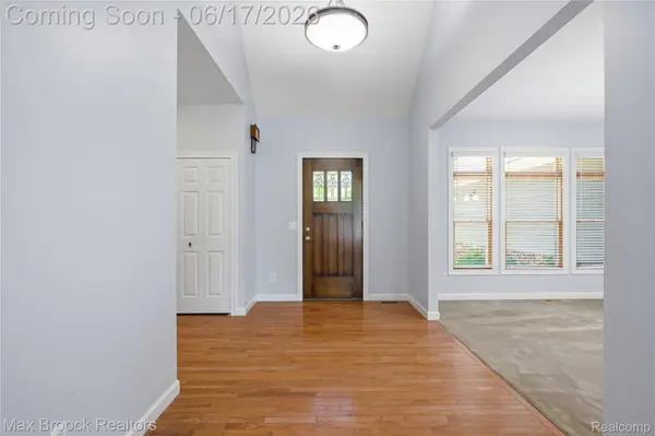 11910 Scott RD, Springfield Charter Township, MI 48350