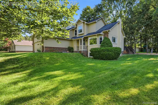 10106 Orchard Ridge CT, Springfield Charter Township, MI 48442