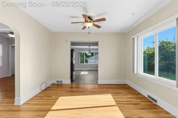 4609 Pengelly RD, Flint, MI 48507