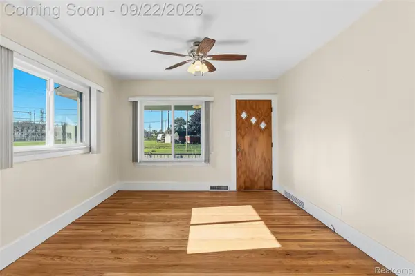 4609 Pengelly RD, Flint, MI 48507