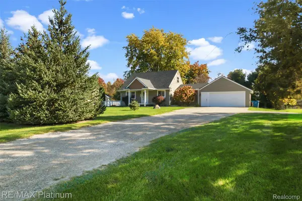 15067 Hogan RD, Fenton Charter Township, MI 48451