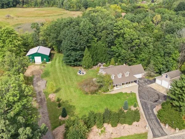 6501 Manchester DR, White Lake Charter Township, MI 48383