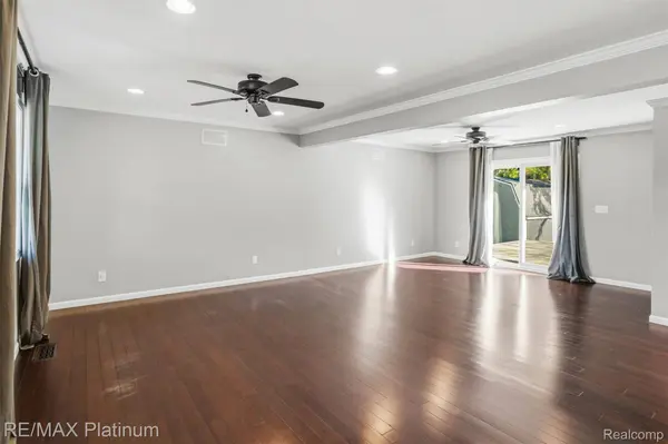 15067 Hogan RD, Fenton Charter Township, MI 48451