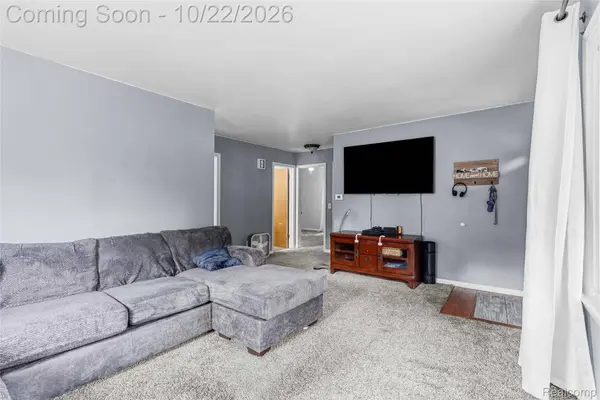 3016 Palmer ST, Lansing, MI 48910