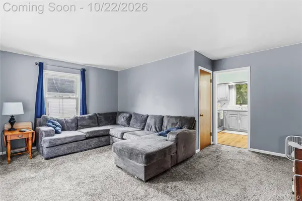 3016 Palmer ST, Lansing, MI 48910