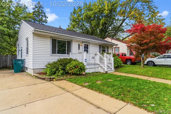 3016 Palmer ST, Lansing, MI 48910