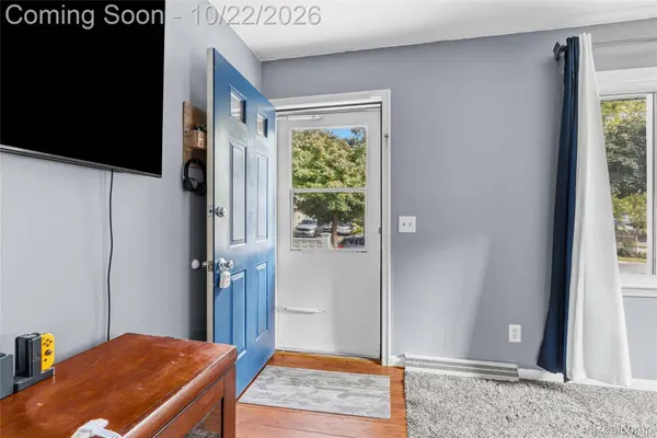3016 Palmer ST, Lansing, MI 48910