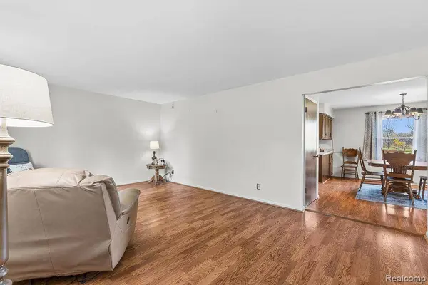 7274 Ormond RD, Springfield, MI 48350
