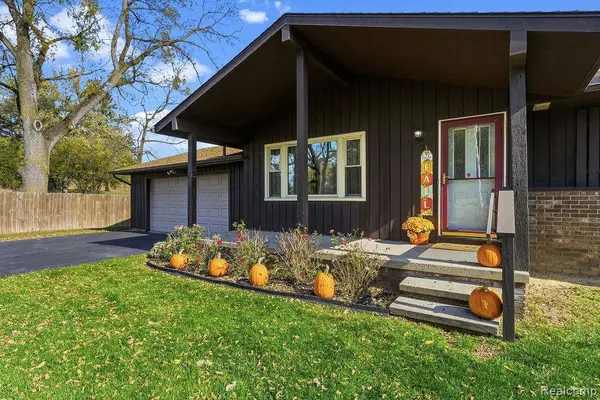 7274 Ormond RD, Springfield, MI 48350