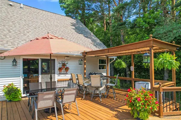 8351 Rustic TRL, Argentine, MI 48451
