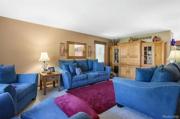 8351 Rustic TRL, Argentine, MI 48451