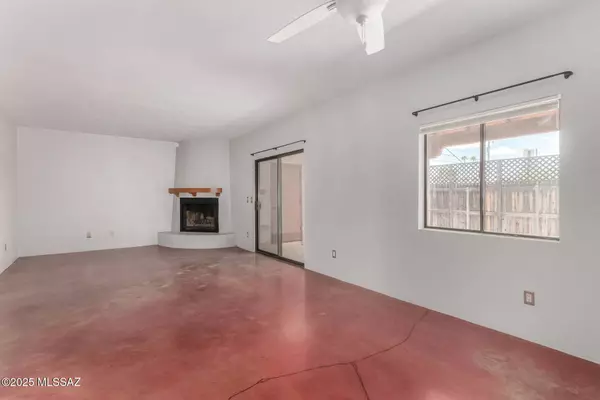 1949 N Swan Road #25, Tucson, AZ 85712