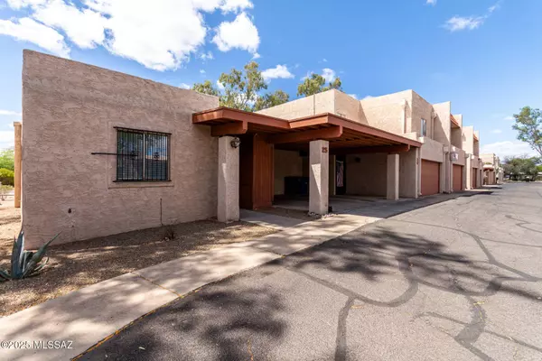 1949 N Swan Road #25, Tucson, AZ 85712